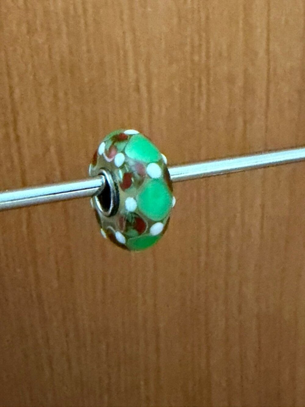 Trollbeads OOAK Universal Jumbo Unique - Green, Red & White